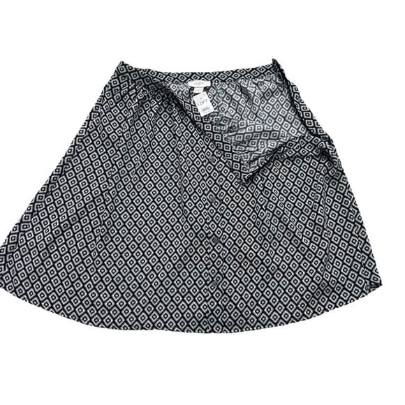 LOFT Outlet Skirt Black White Geometric Design Skater Circle Mini Size 4 NEW - Picture 8 of 10